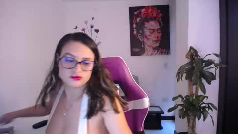 Esmeralda online show from April 2, 4:36 pm