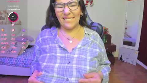 esme online show from March 29, 8:43 pm