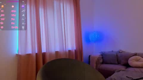 Snapshot of esmimilf chatting on October 11, 2:22 pm Esmi online show from October 11, 2:22 pm