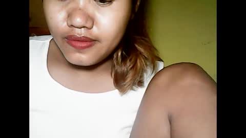 especialgirl_28 online show from December 17, 7:15 pm