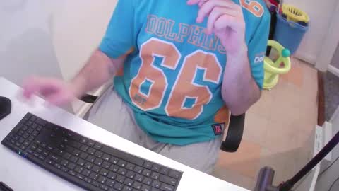 Morph online show from February 3, 9:39 pm