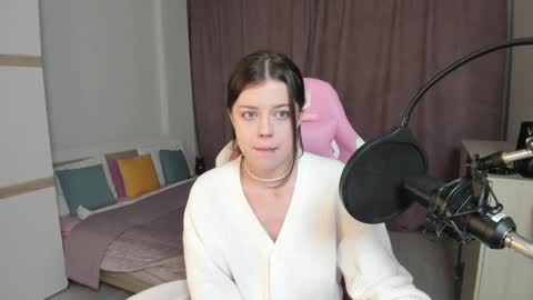 esteria online show from December 29, 9:20 pm