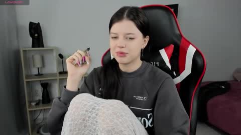 esteria online show from December 5, 11:56 pm