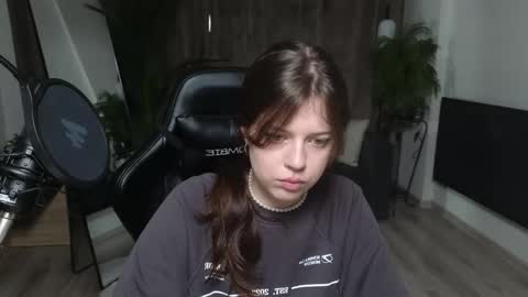 esteria online show from October 15, 6:42 pm