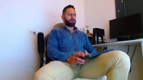 esteban online show from March 6, 2:27 pm