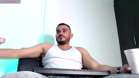 Esteban Fernandez online show from October 29, 2:57 am