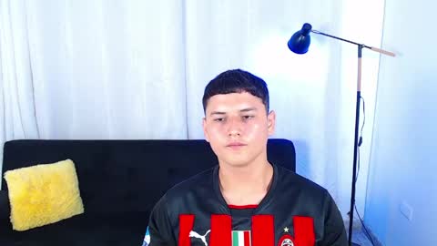 estebancum18 online show from June 3, 2:33 pm