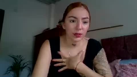 estefa1 online show from July 4, 8:01 pm