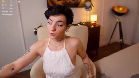 Hi there Im Emma online show from December 1, 11:19 am