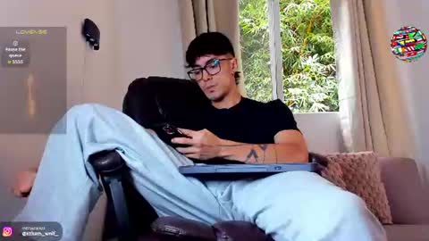 etham_wolf1 online show from July 2, 5:40 pm
