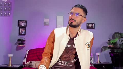 ADAM TAYLOR  ETHAN CAMBAL INDEPENDENT MODELS online show from February 4, 9:31 pm