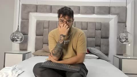 ethan_greys online show from November 24, 3:49 am