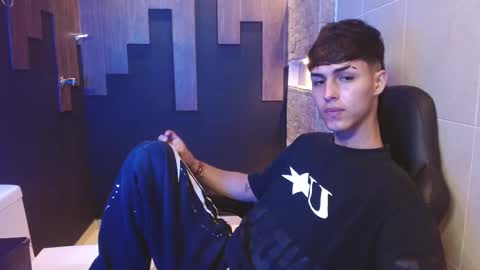 E T H A N  online show from February 6, 2:15 am