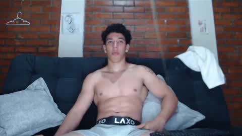 Ethan Noir online show from December 15, 5:23 am