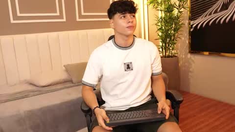 ethan_occonor online show from November 4, 11:33 am