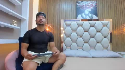 Ethan Steed online show from April 26, 11:52 am