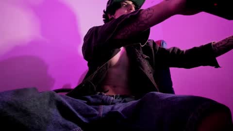 Ethan sykes online show from September 25, 2:18 am