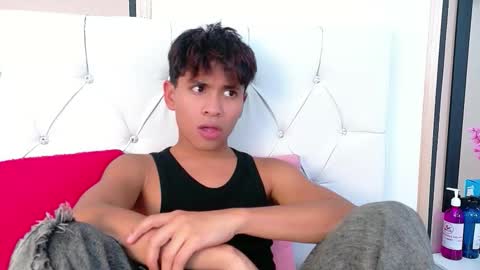 Ethan online show from March 19, 9:31 pm