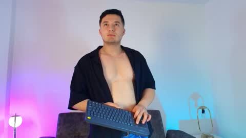 ethanconnor_ online show from March 10, 12:42 pm