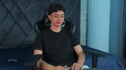 ethanlowell online show from April 16, 3:06 am