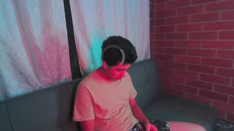 ethann2_ online show from April 3, 3:57 am