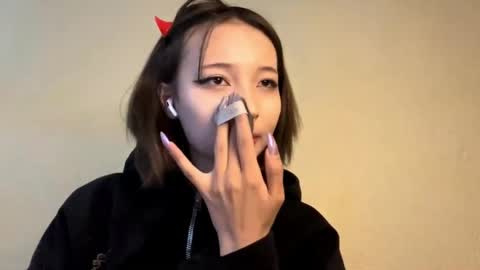 ethelynartice online show from April 15, 2:20 pm