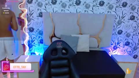 Snapshot of ette_tay chatting on September 22, 3:32 am ette online show from September 22, 3:32 am
