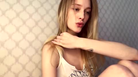 Evvie online show from March 10, 7:34 am