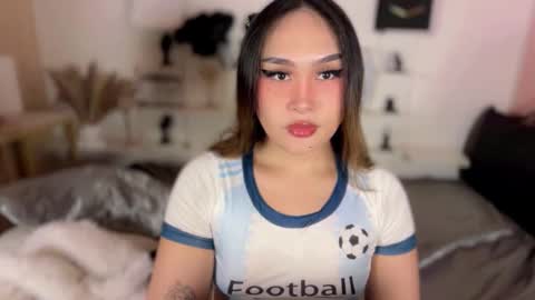 Queen Eva Mazikeen online show from March 25, 10:33 am