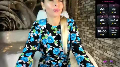 Snapshot of eva_melow chatting on December 6, 6:55 pm Eva online show from December 6, 6:55 pm