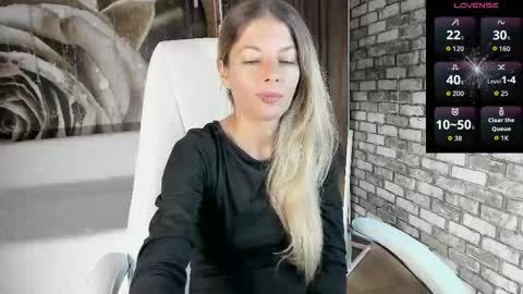 Snapshot of eva_melow chatting on September 19, 1:59 pm Eva online show from September 19, 1:59 pm