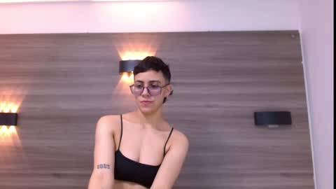 Snapshot of eva_monwalker chatting on March 6, 7:10 pm Eva cute online show from March 6, 7:10 pm