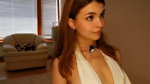 Hello my name is Eva its my first day here online show from June 24, 8:32 am