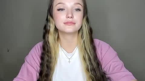 Eva online show from November 3, 8:32 pm