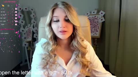 Eva  online show from February 18, 5:53 am