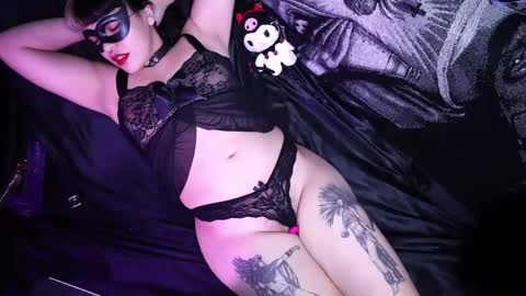 Snapshot of evacruxx chatting on February 9, 7:15 am Eva Crux online show from February 9, 7:15 am