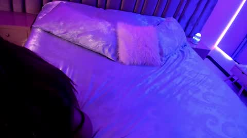 Eva Gomez online show from December 4, 5:10 am