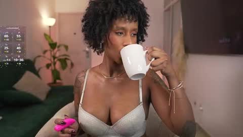 evajacksss_ online show from March 11, 9:37 pm