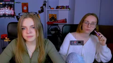 evalora online show from November 3, 8:10 pm