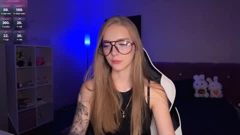 Eva online show from July 27, 7:44 pm