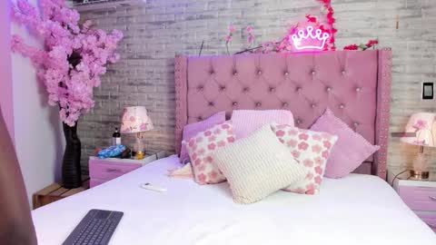 evangelin_ts online show from February 20, 2:41 pm