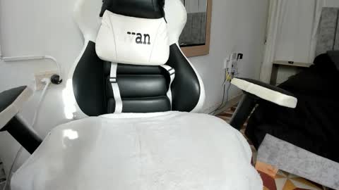 Evan online show from January 19, 12:48 pm