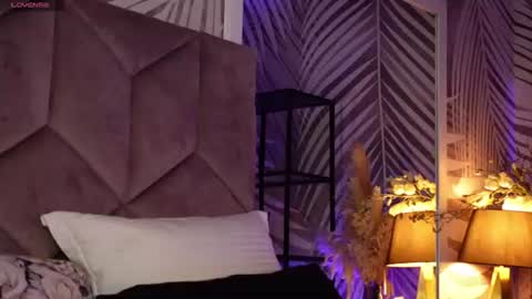 EvaRhea online show from June 11, 3:04 am