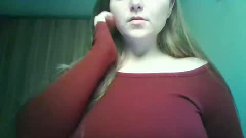 evasapples2026 online show from May 15, 8:49 pm