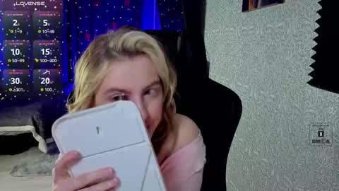 evavibe online show from February 19, 5:23 pm