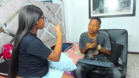 Eva And Emmanuel online show from March 2, 1:18 pm