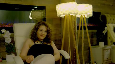 EveHamilton online show from April 16, 10:34 pm