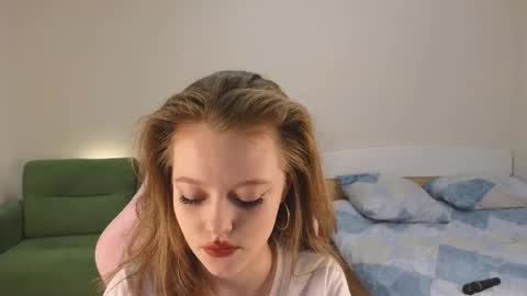 Eveleen online show from October 25, 1:44 pm