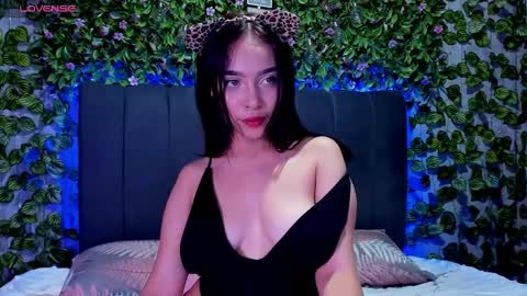 Snapshot of evelin_33 chatting on September 15, 11:28 pm E V E L I N online show from September 15, 11:28 pm