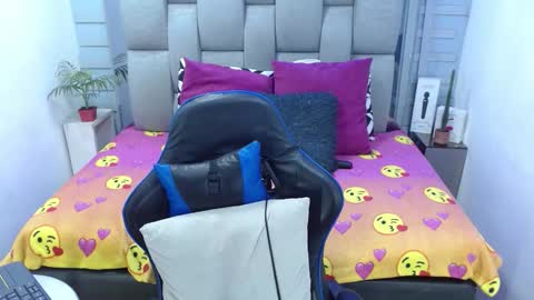 evelin zaens online show from February 7, 7:00 am